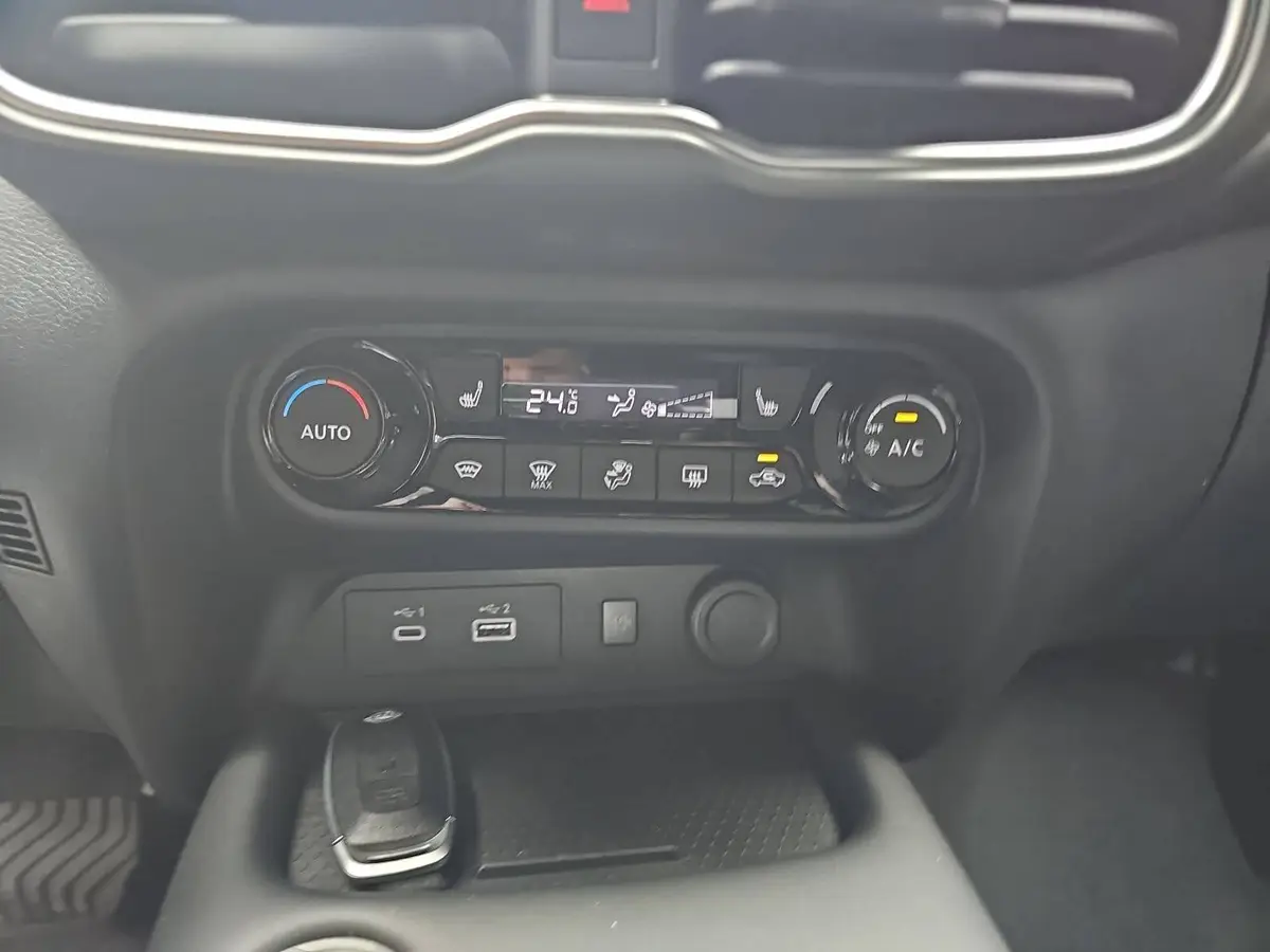 NISSAN JUKE 1.6 HYBRID AUTO. N-CONNECTA WINTER FRONTSCHEIBENHEIZUNG