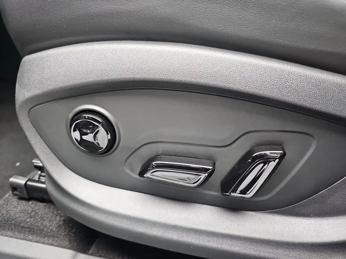 MG S9 PLUG-IN-HYBRID MY26 PREMIUM