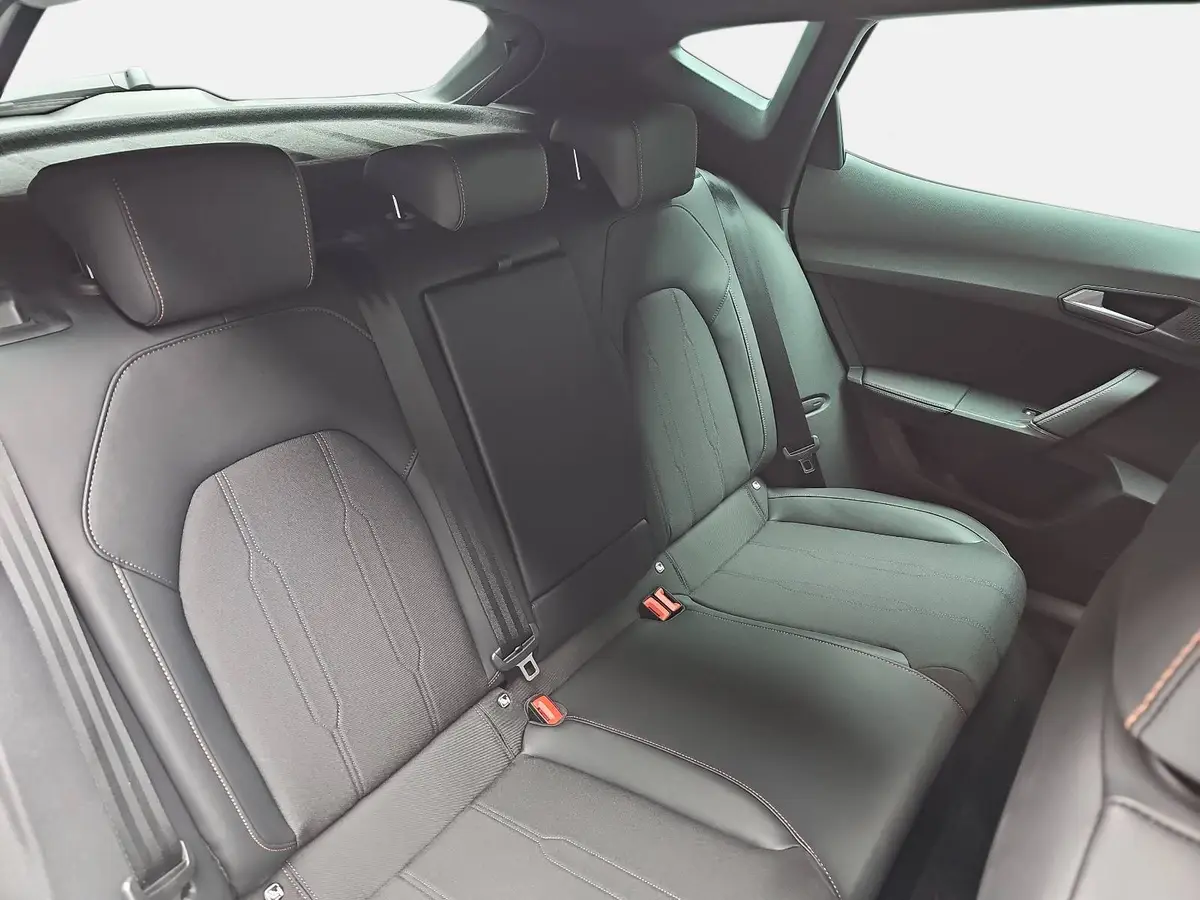 CUPRA FORMENTOR 1.5 ETSI DSG NAVI LED ACC SPURPAKET EL.HECKKL. KAM