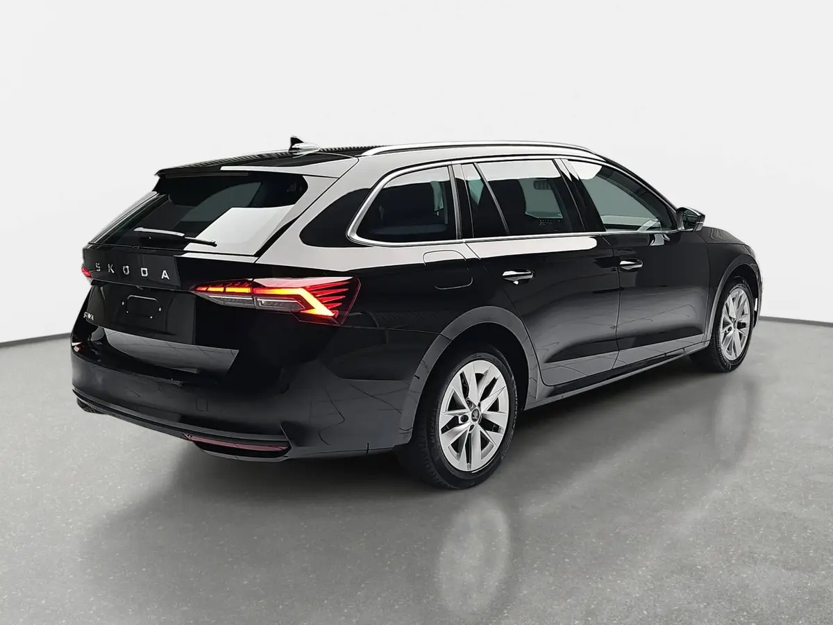 SKODA OCTAVIA COMBI 1.5 TSI ETEC DSG SELECTION NAVI LED ACC WINER KAM