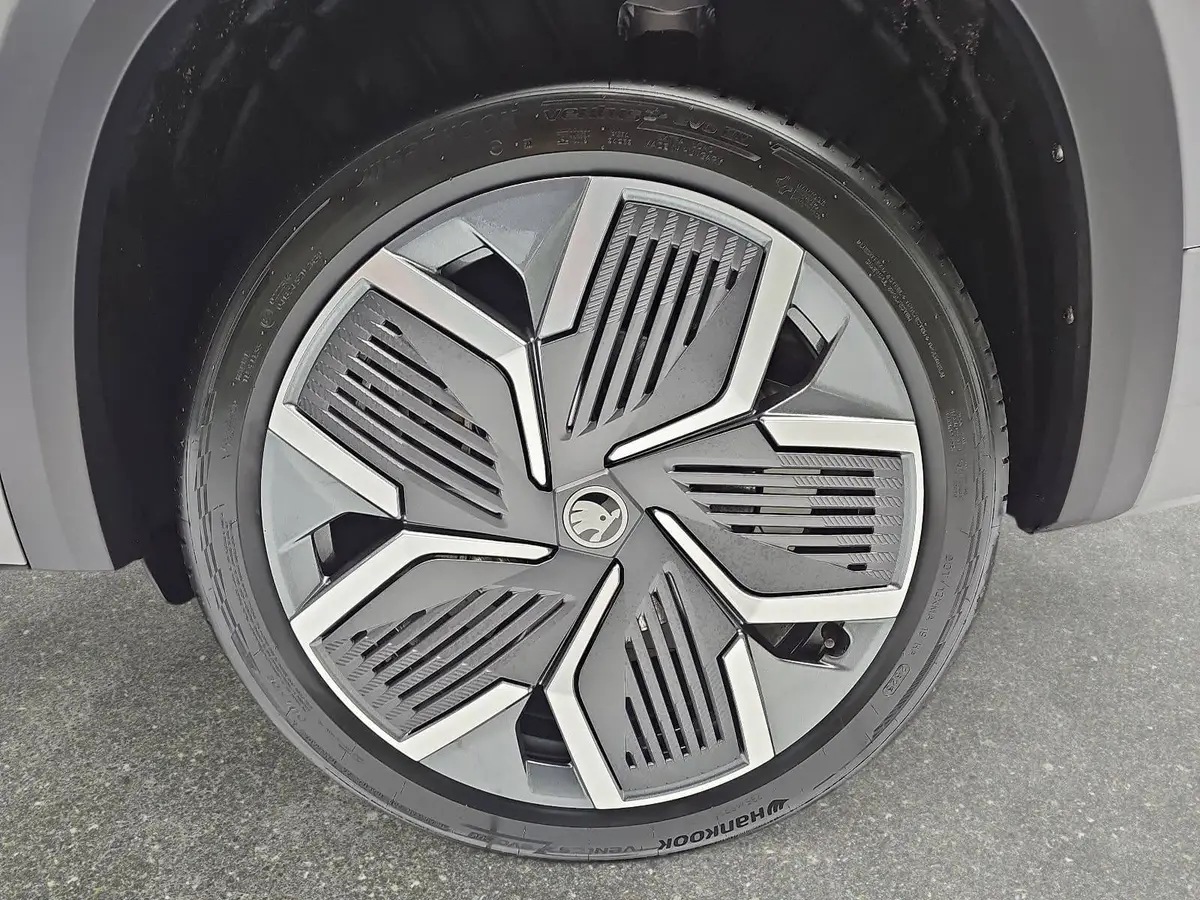 SKODA KODIAQ 2.0 TDI DSG SPORTLINE 4X4 NAVI LED ACC HUD 7-SITZE