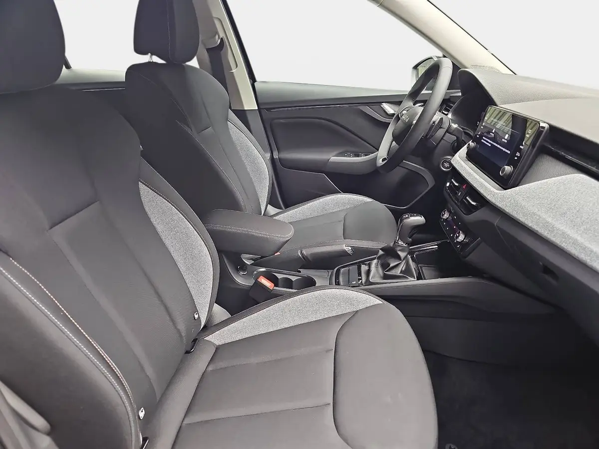 SKODA KAMIQ 1.0 TSI DSG 130 JAHRE LED KLIMAUTO WINTER SICHT LM