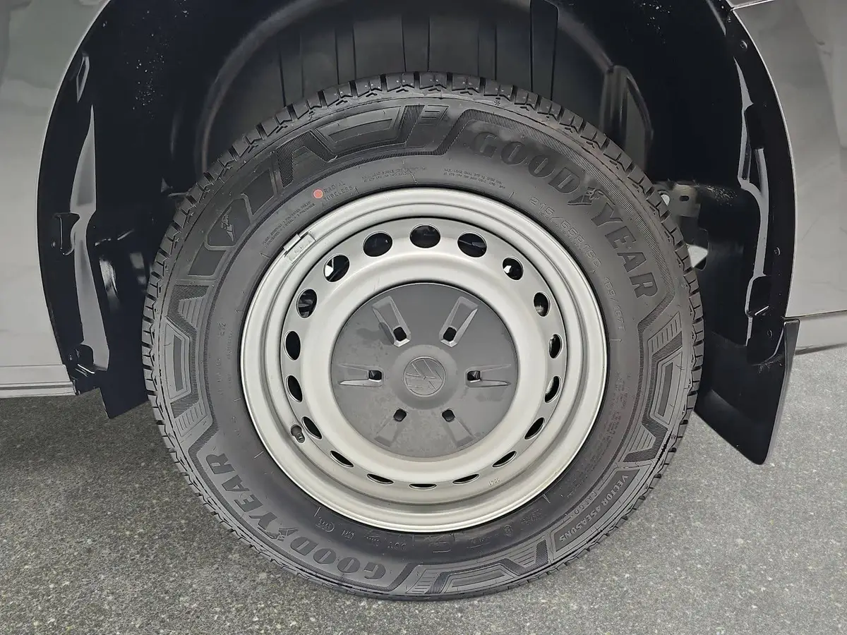 VW T7 TRANSPORTER 2.0 TDI DSG KASTEN L2H1 LED