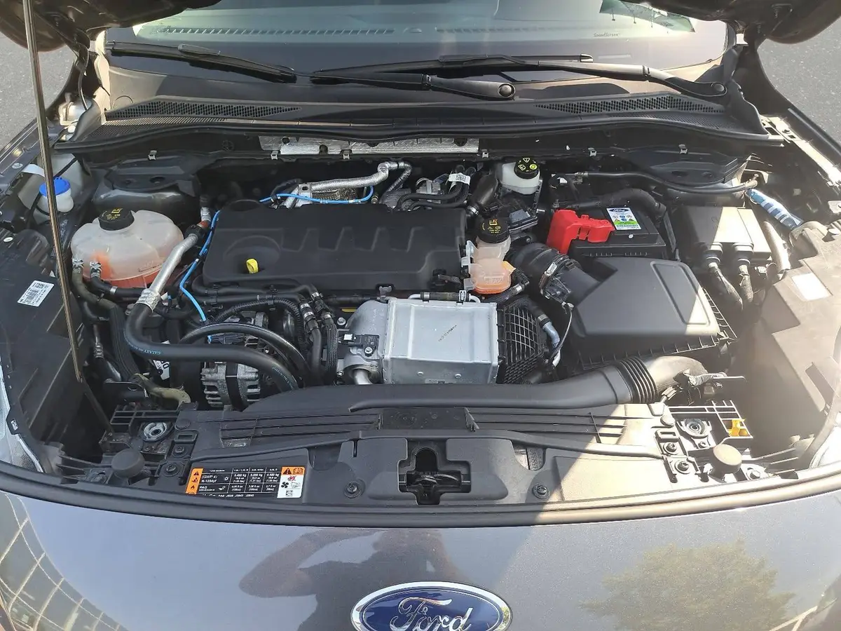 FORD KUGA 2.0 ECOBLUE AUTO. ALLRAD TITANIUM X WINTER NAVI ADAPTIV-LED B&O LM18 AHK