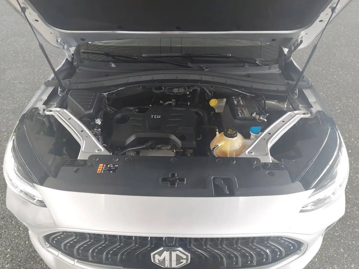 MG HS 1,5 COMFORT AUTOMATIK AHK 8FACH BEREIFT