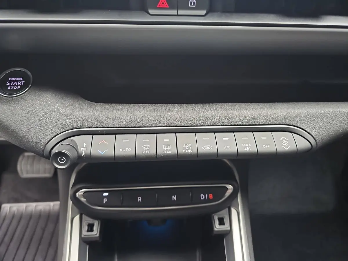 JEEP AVENGER ELEKTRO SUMMIT MJ26 LEDERSITZE INFOTAINMENT & KOMFORTPAKET