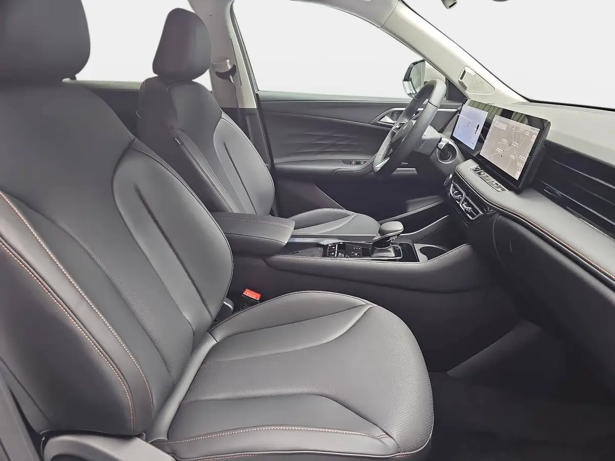 MG HS 1.5 HYBRID+ MY25.5 LUXURY LEDER 360-GRAD-KAMERA 19-ZOLL-LM