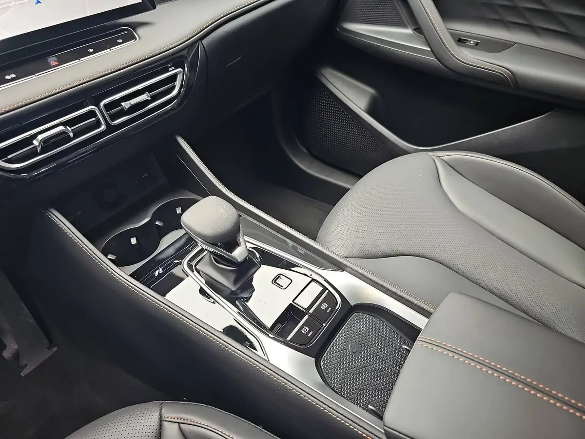 MG HS 1.5 PLUG-IN-HYBRID MY25.5 LUXURY LEDER 360-GRAD-KAMERA 19-ZOLL-LM