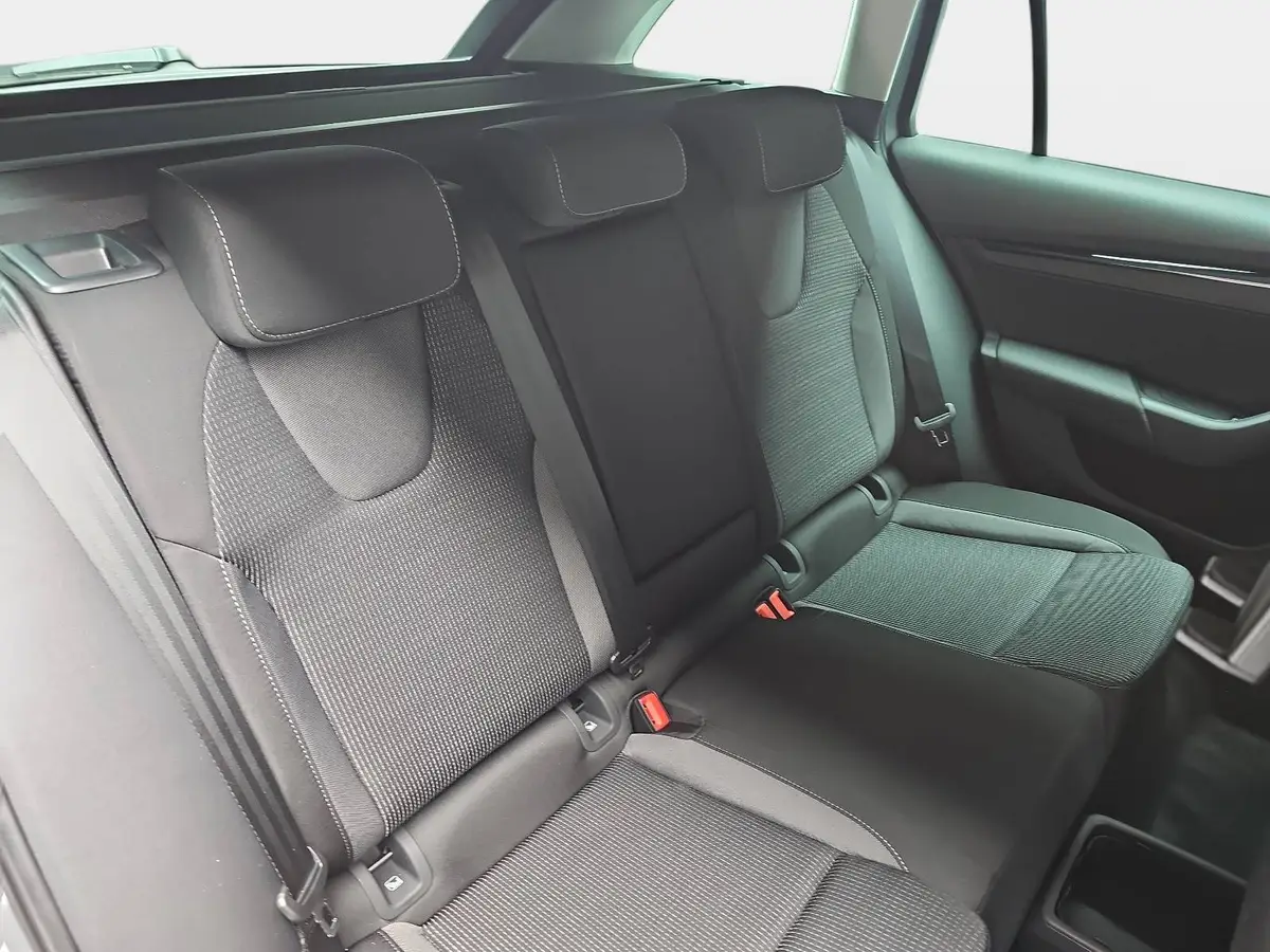 SKODA OCTAVIA COMBI 1.5 TSI DSG 130 JAHRE KLIMAAUTO LED SMARTLINK KAME