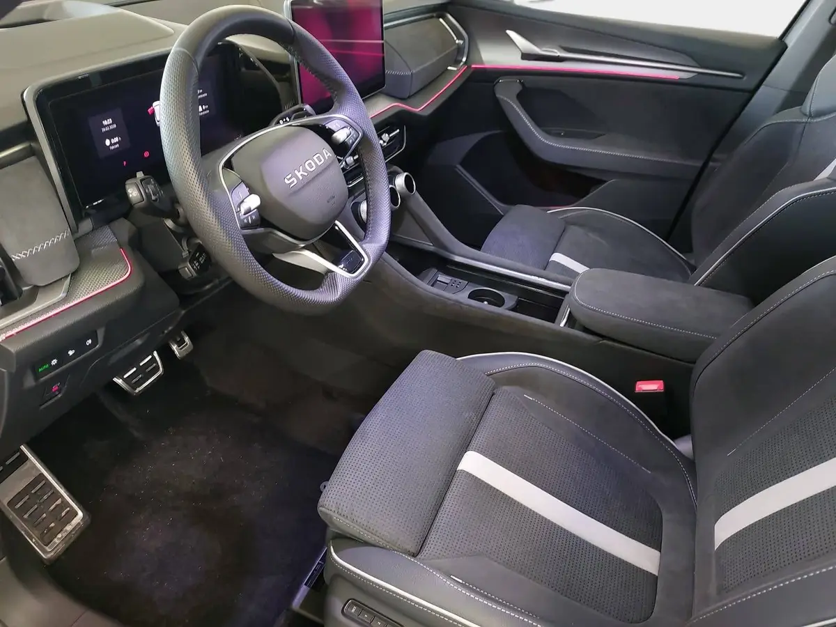 SKODA KODIAQ 1.5 TSI DSG SPORTLINE NAVI LED ACC PANO WINTER AHK