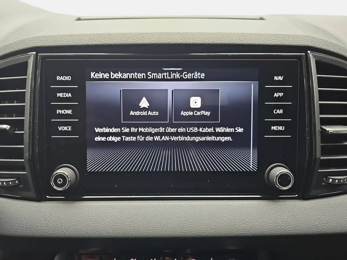 SKODA KAROQ 1.5 TSI DSG 130 JAHRE LED KAMERA AHK