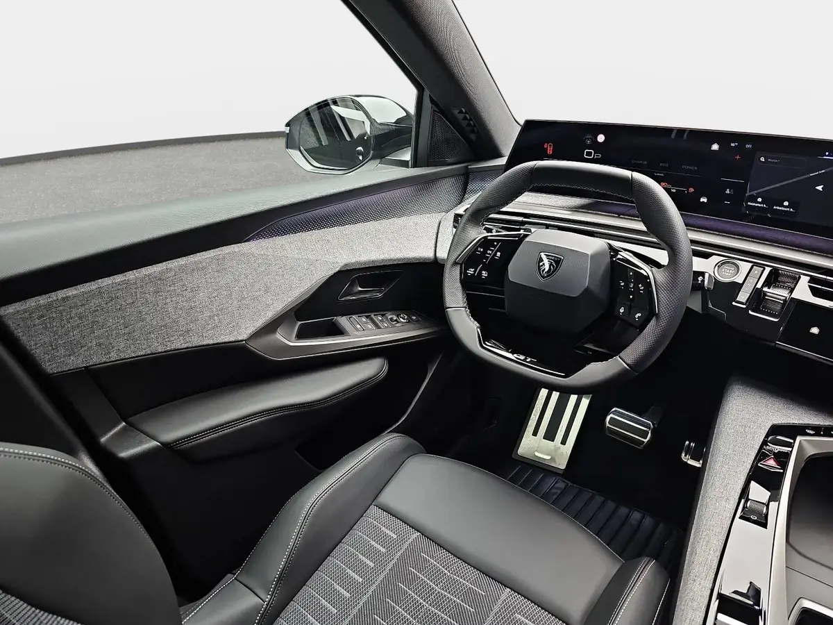 PEUGEOT 5008 1.2 HYBRID 145 E-DSC6 GT KLIMA LED 7-S DAB 360° AH