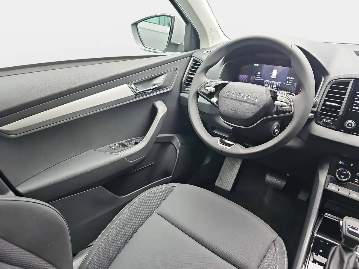 SKODA KAROQ 1.5 TSI DSG SELECTION LED AHK WINTER