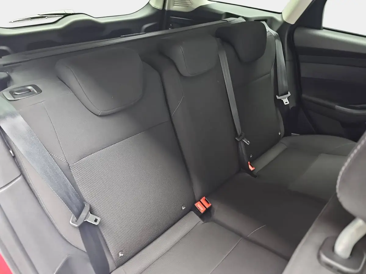 FORD FOCUS 1.0 EB BUSINESS NAVI GRA WINTER P-ASSIST AHK