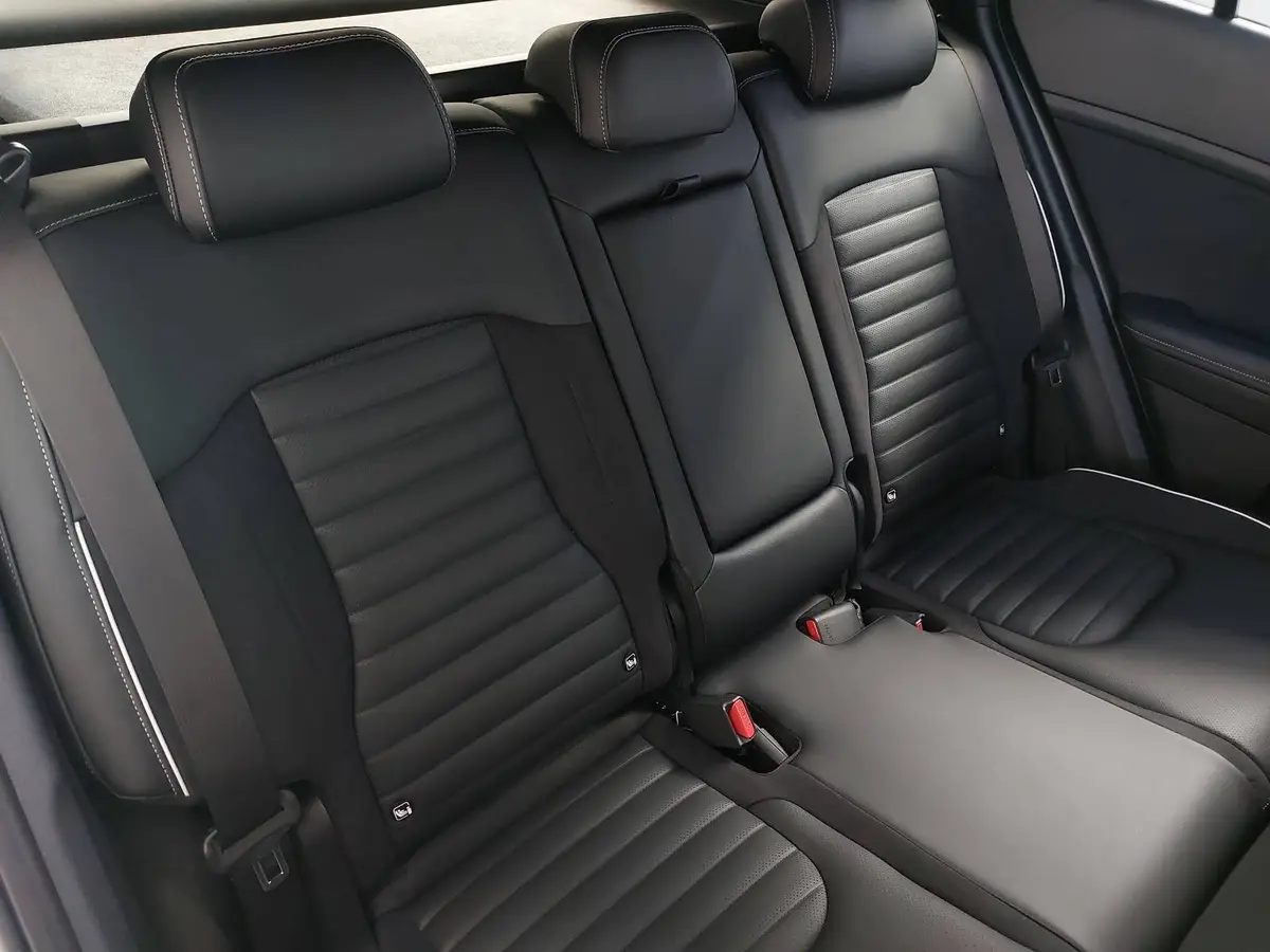 KIA SPORTAGE 1.6T PLUG-IN-HYBRID AUTO. GT-LINE DRIVEWISE GLASDACH SOUND