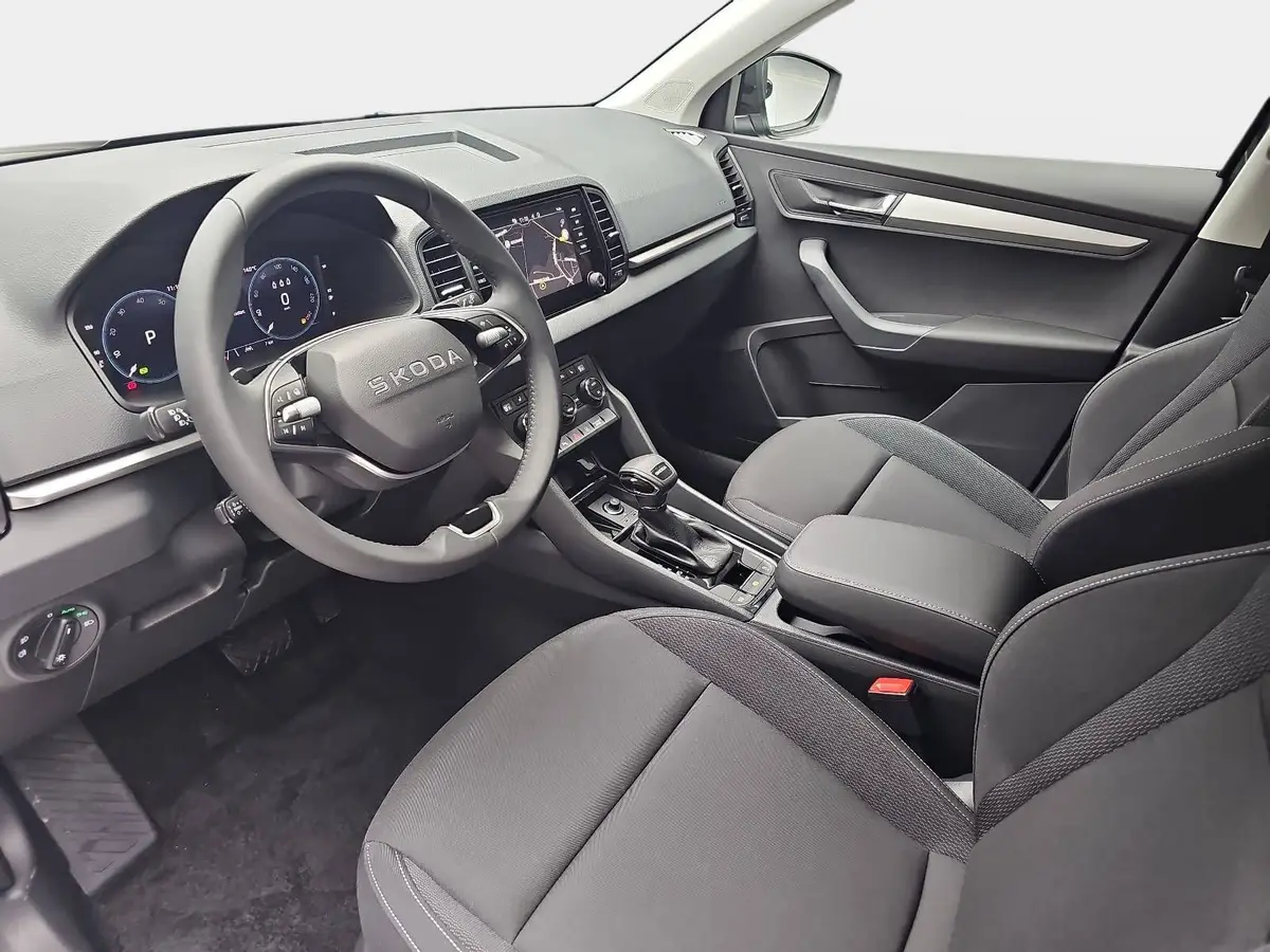 SKODA KAROQ 1.5 TSI DSG SELECTION LED ACC AHK