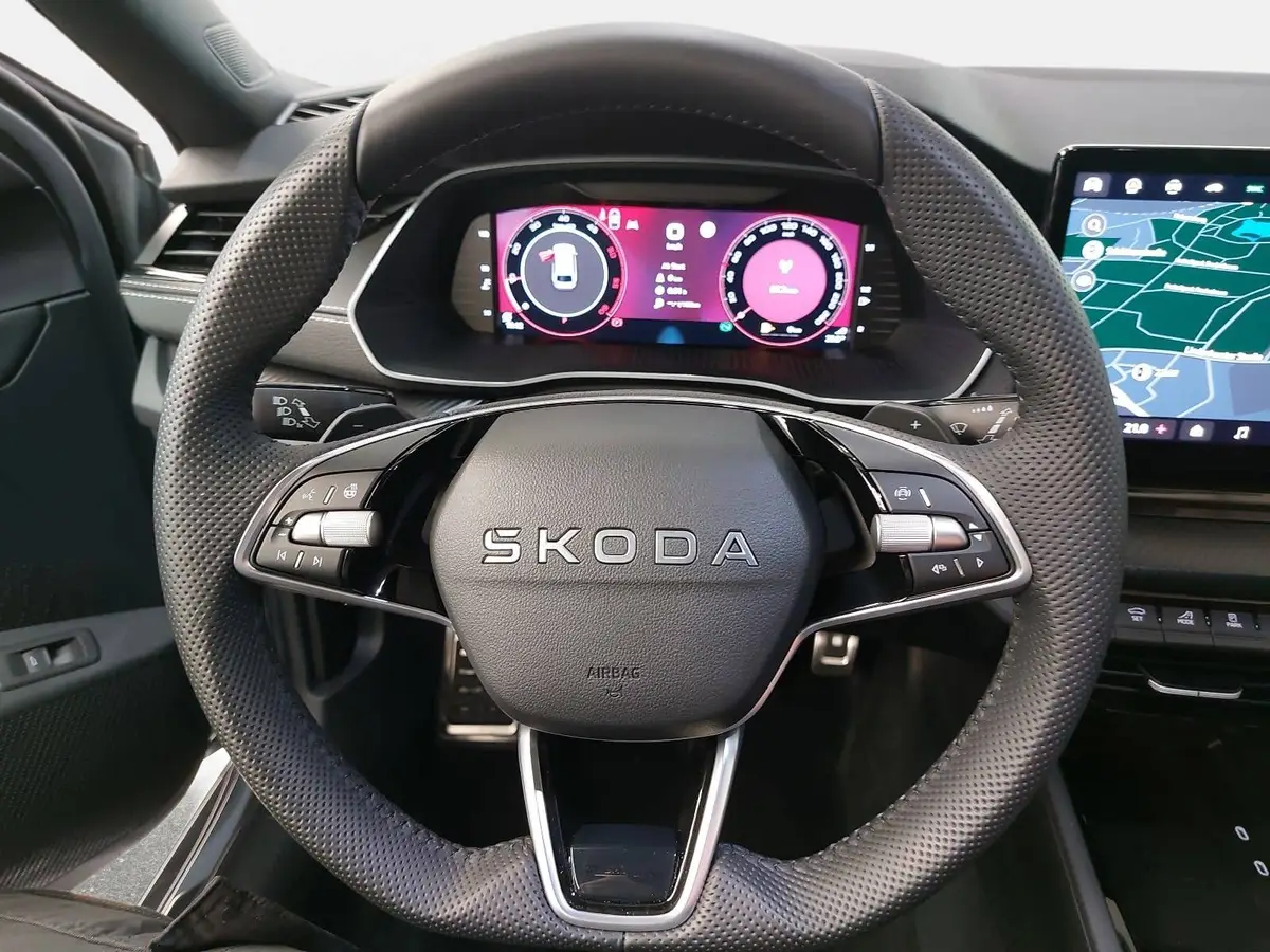 SKODA OCTAVIA COMBI 2.0 TDI DSG SPORTLINE NAVI LED