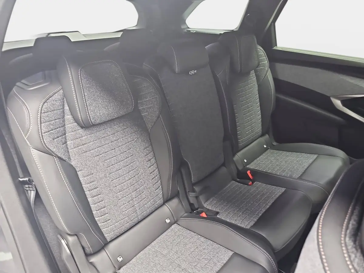 PEUGEOT 5008 1.2 HYBRID 145 E-DSC6 ALLURE KLIMA LED 7-S DAB 360