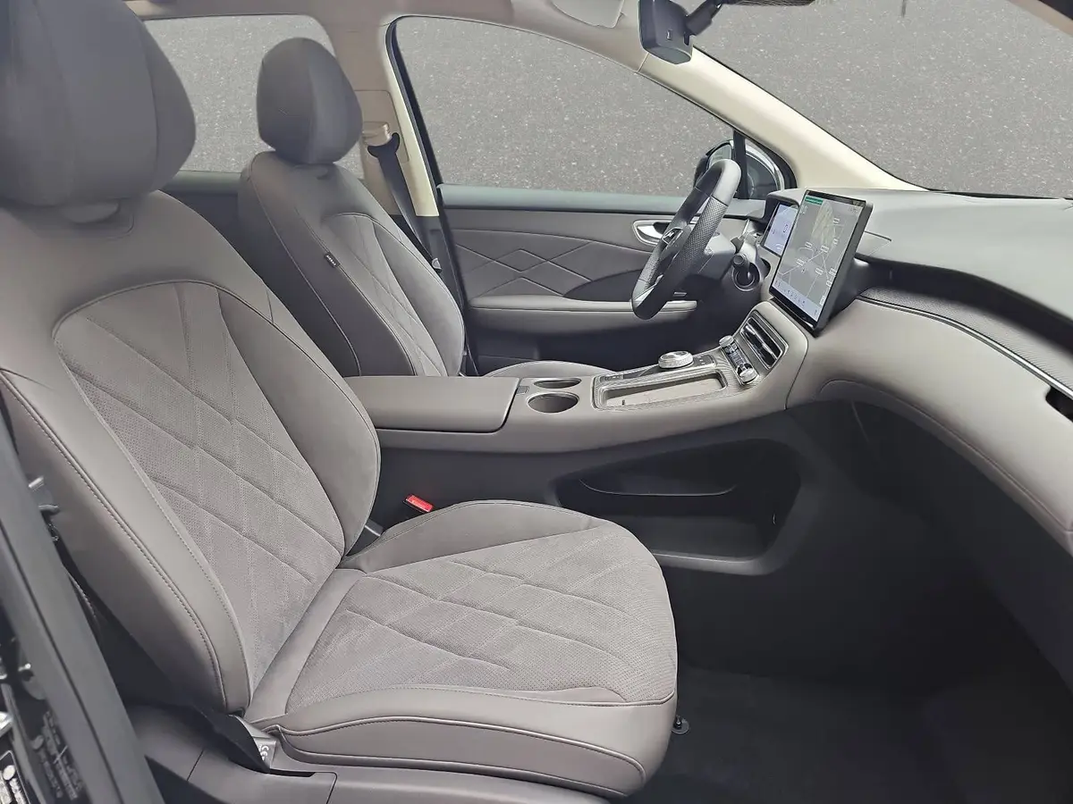 MG ANDERE EV 77 KWH LUXURY PANORAMA LEDER 20-ZOLL