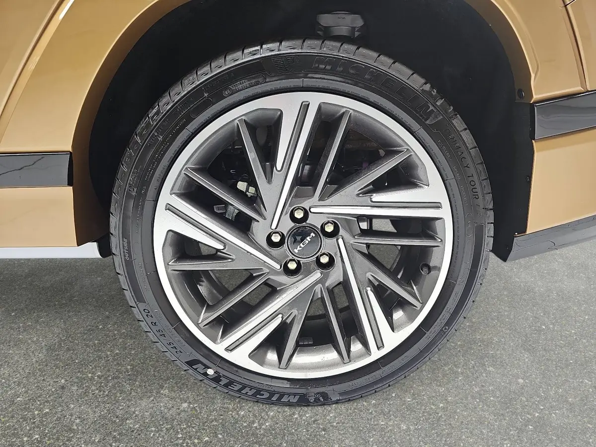 KGM ACTYON 1.5 T-GDI 4WD LUX AUTOMATIK PANORAMA