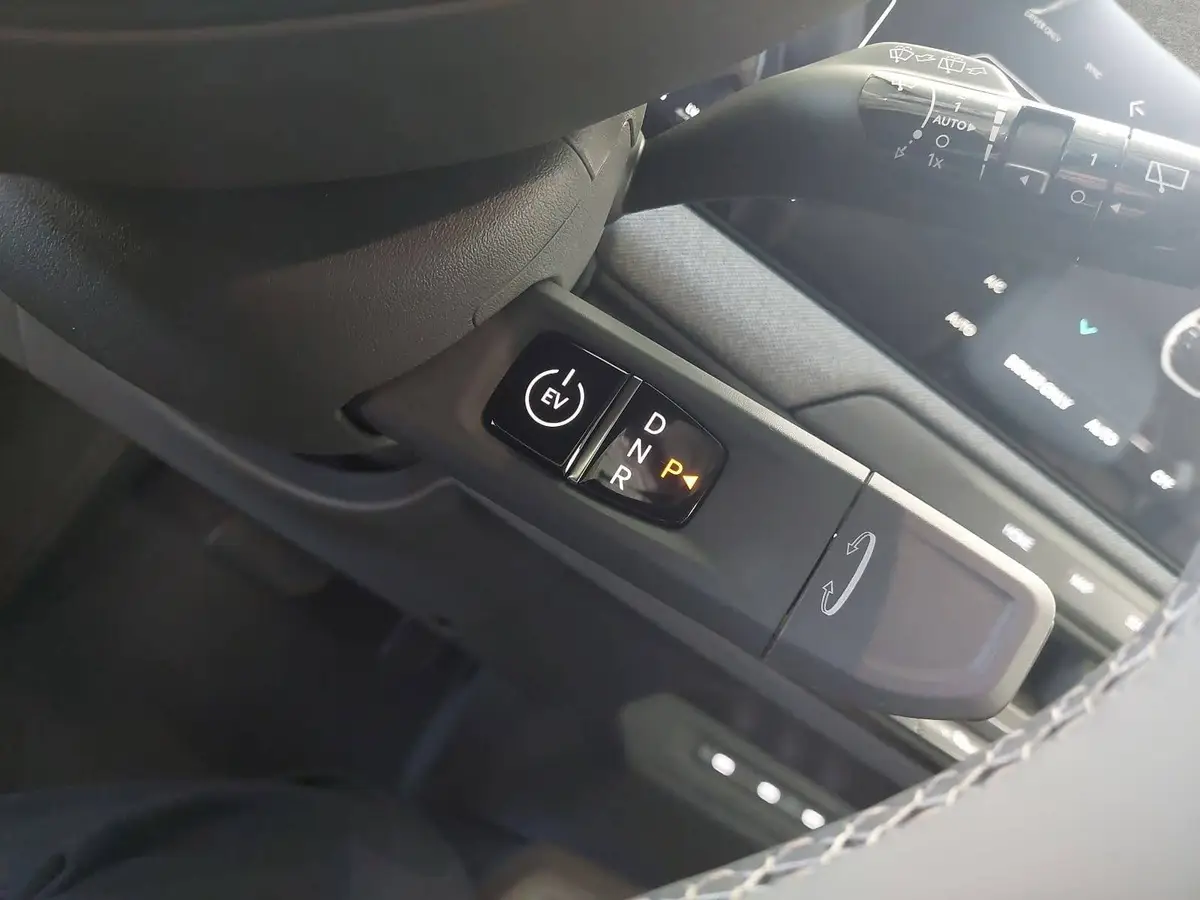 KIA EV3 81.4 KWH EARTH MJ27 WINTER-CONNECT BUSINESS UPGRADE DRIVEWISE-PARK