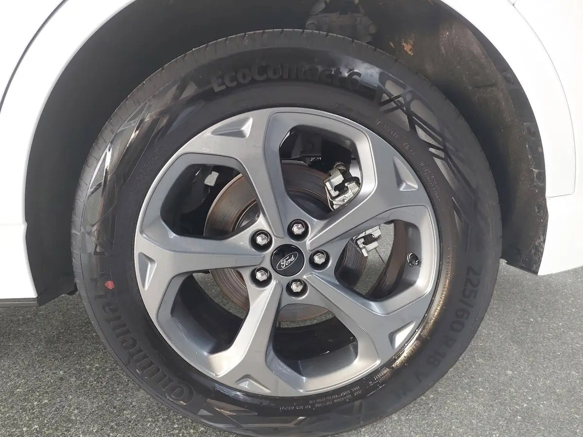 FORD KUGA 1.5 EB AUTO. ST-LINE NAVI LED KLIMAAUTO WINTER SIC