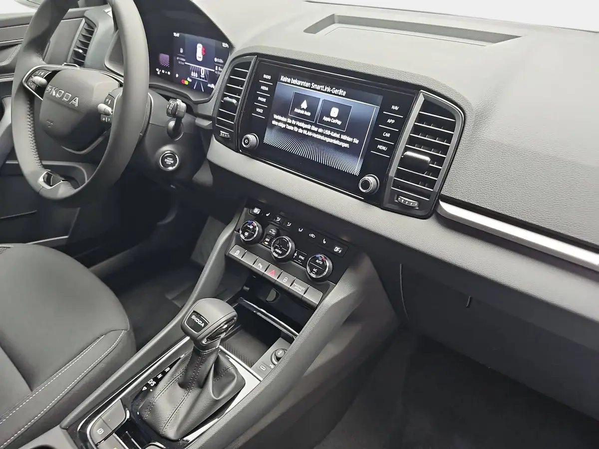 SKODA KAROQ 1.5 TSI DSG 130 JAHRE LED KLIMAAUTO SMARTLINK PDC 