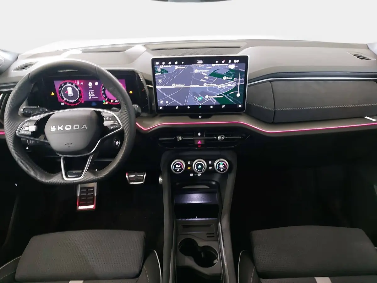 SKODA KODIAQ 1.5 TSI DSG SPORTLINE NAVI LED ACC PANO WINTER AHK