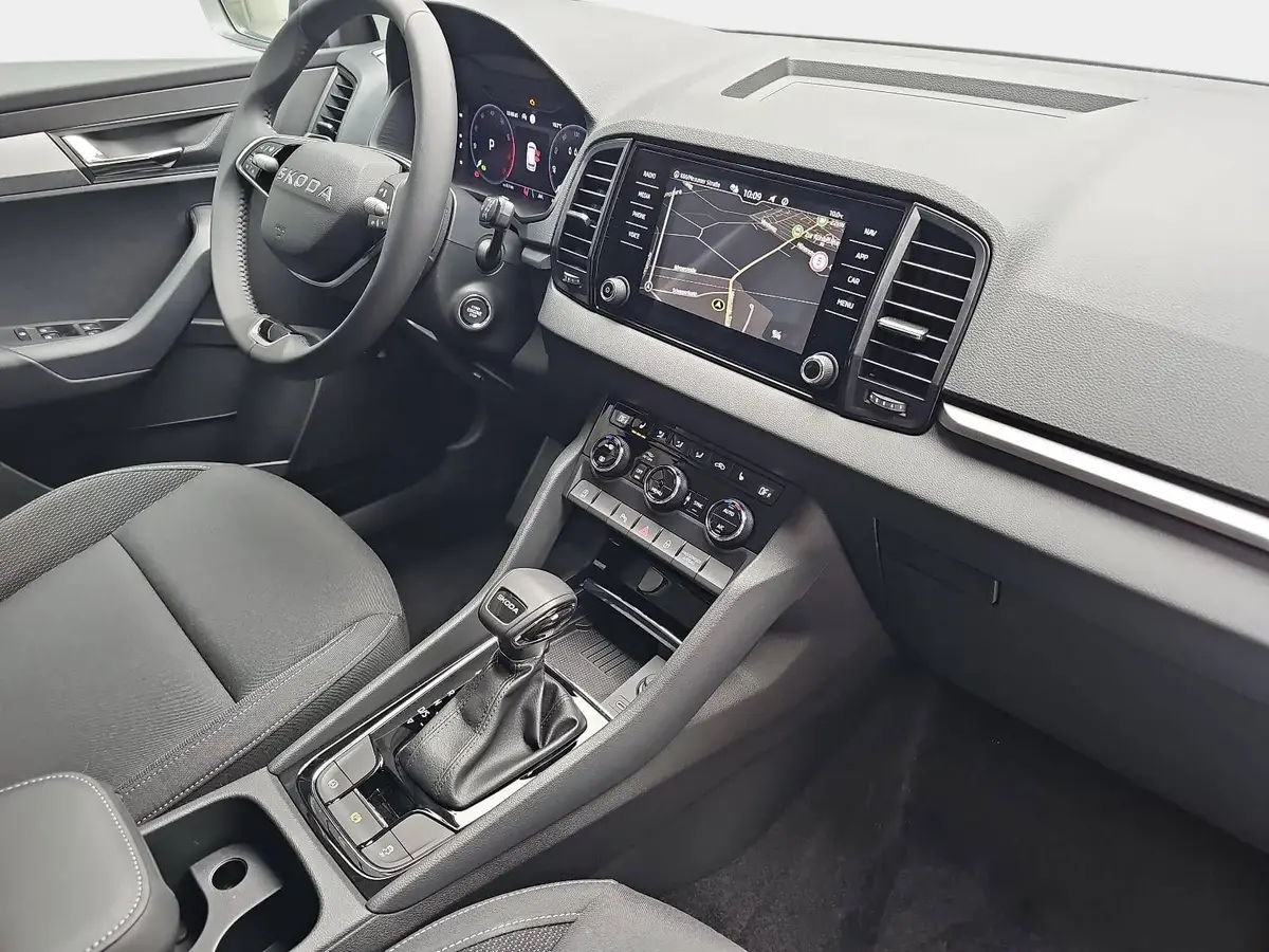 SKODA KAROQ 1.5 TSI DSG SELECTION LED ACC AHK