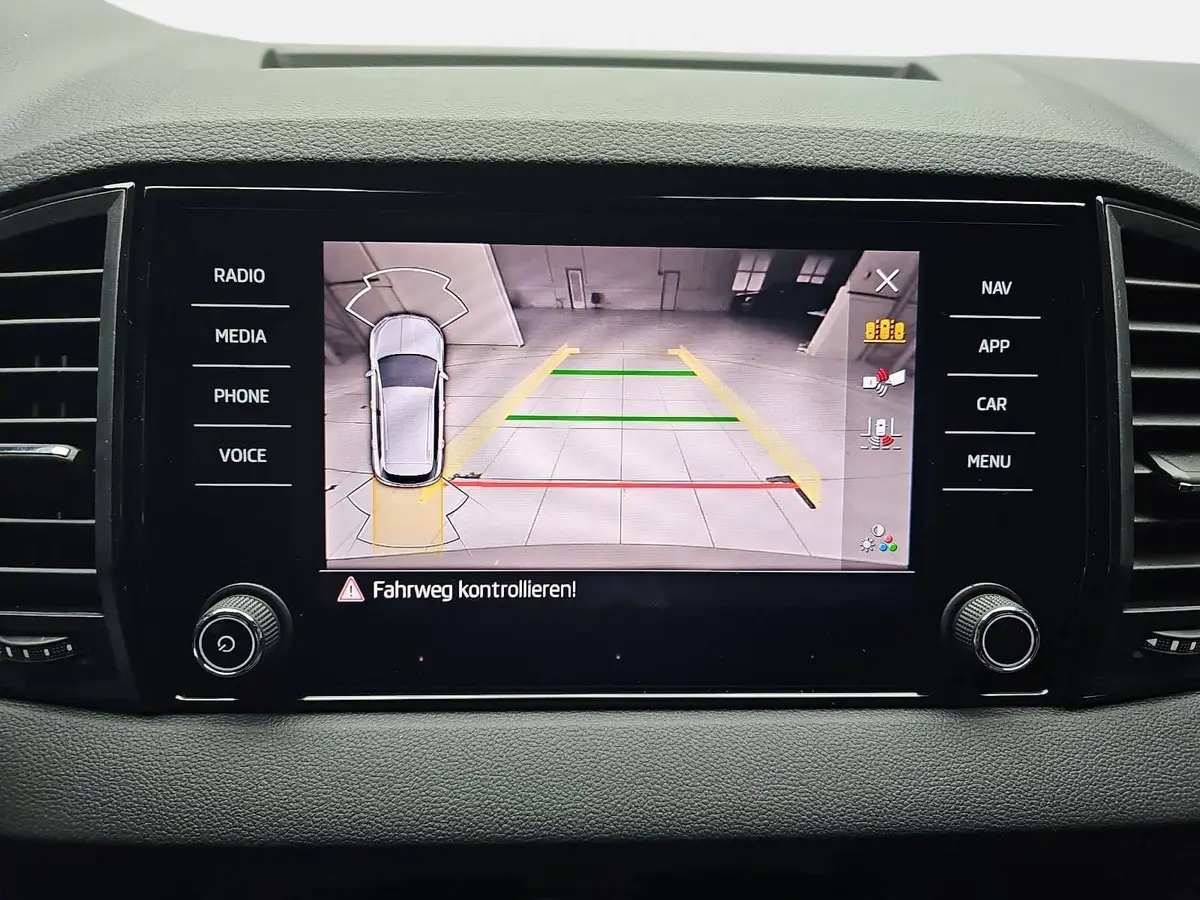 SKODA KAROQ 2.0 TDI DSG SPORTLINE 4X4 NAVI LED