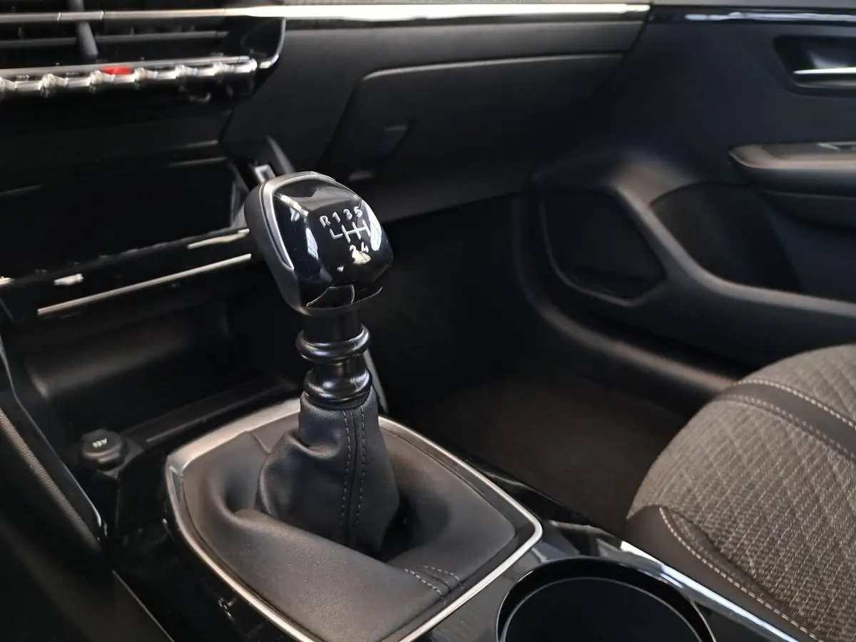 PEUGEOT 208 1.2 PURETECH 100 ALLURE LED DAB LM