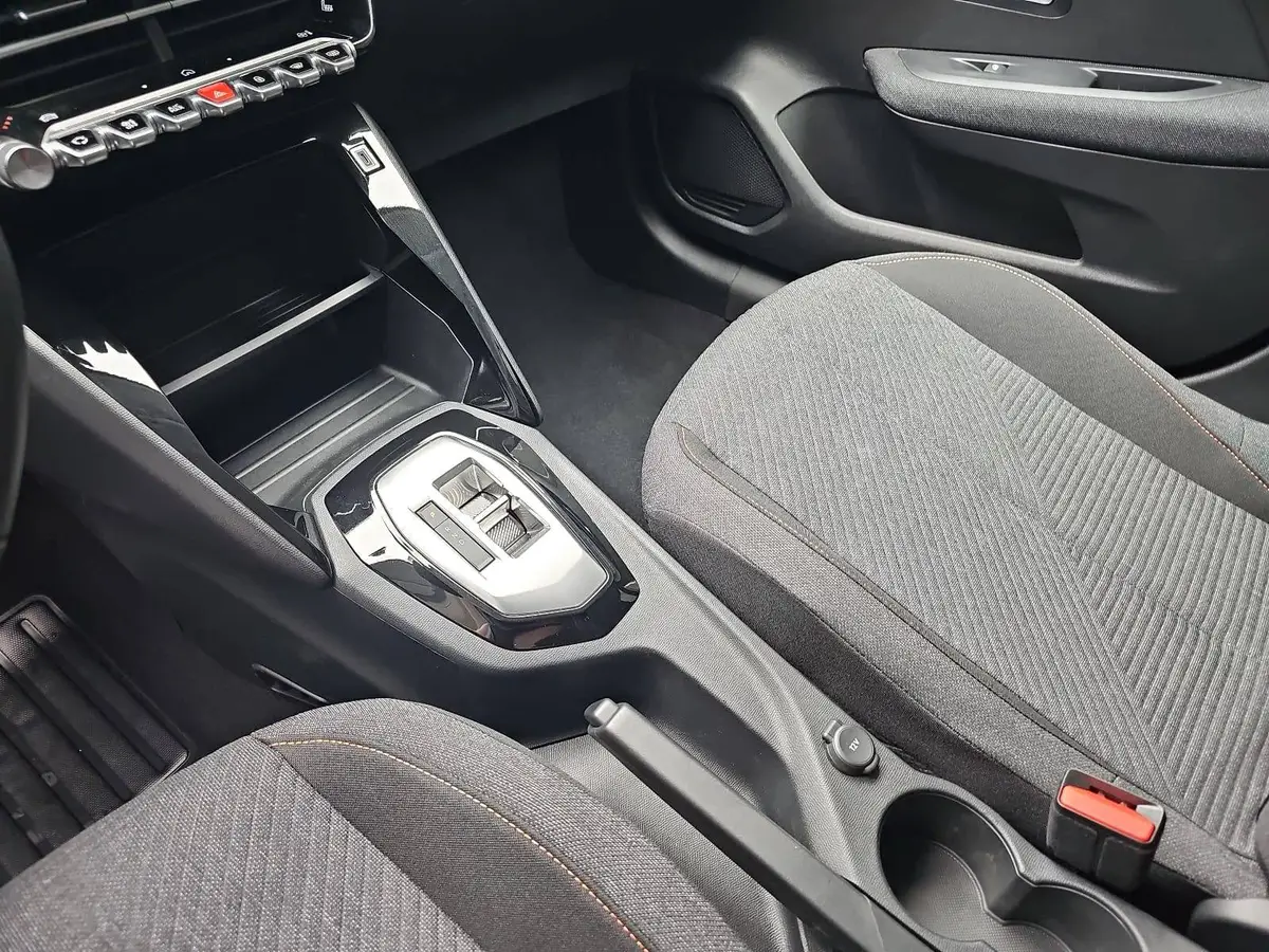 PEUGEOT 208 1.2 HYBRID 110 E-DSC6 STYLE LED GRA SHZ