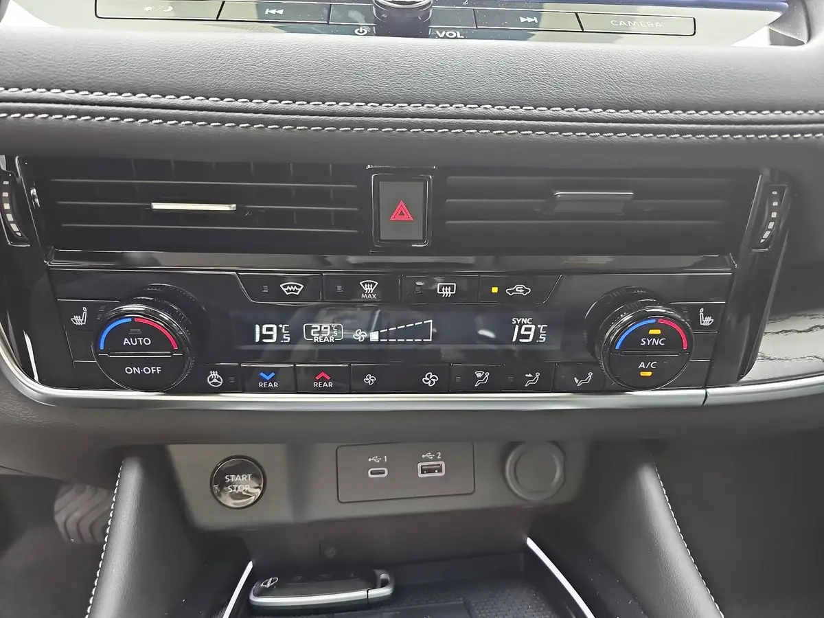 NISSAN X-TRAIL 1.5 VC-T E-POWER AUTO. TEKNA PANORAMA BOSE LM20