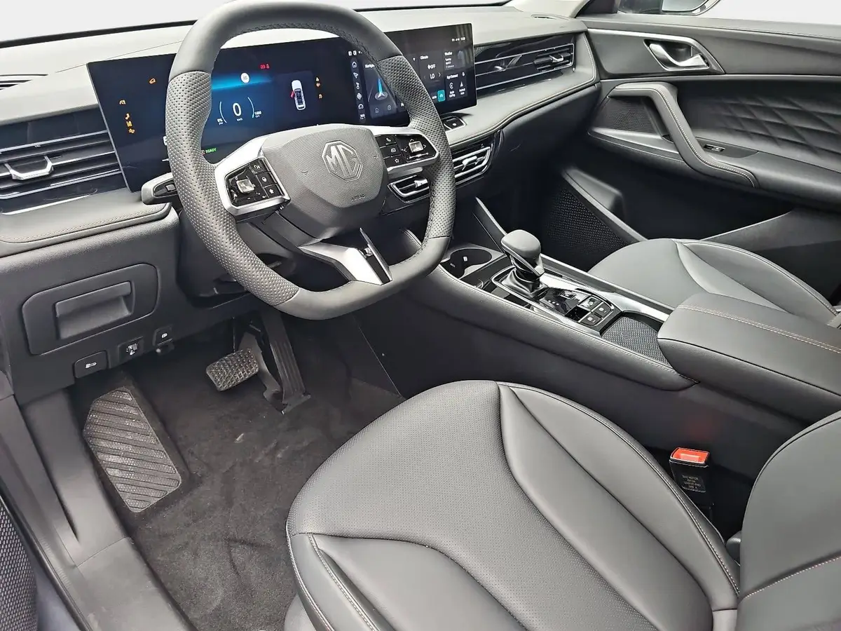 MG HS 1.5 PLUG-IN-HYBRID MY25.5 LUXURY LEDER 360-GRAD-KAMERA 19-ZOLL-LM