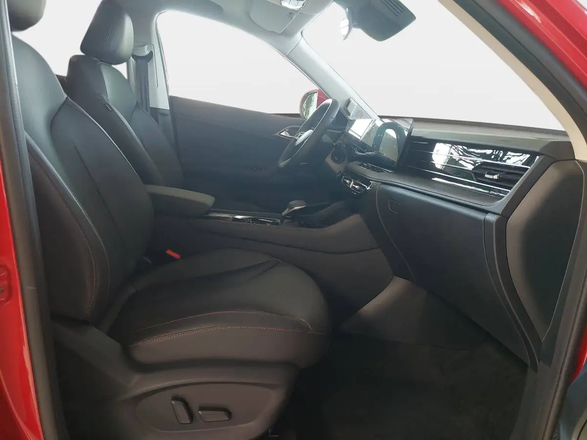 MG HS 1.5 PLUG-IN-HYBRID MY25.5 LUXURY LEDER 360-GRAD-KAMERA 19-ZOLL-LM
