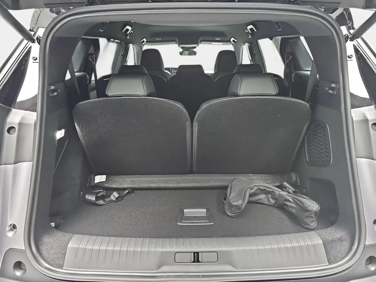 PEUGEOT 5008 1.2 HYBRID 145 E-DSC6 GT KLIMA LED 7-S DAB 360° AH