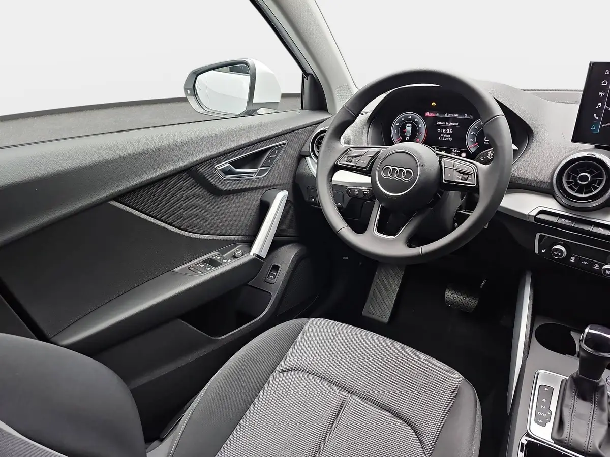 AUDI Q2 35 TFSI S-TRONIC S LINE NAVI LED ACC EL.HECKKL. WI
