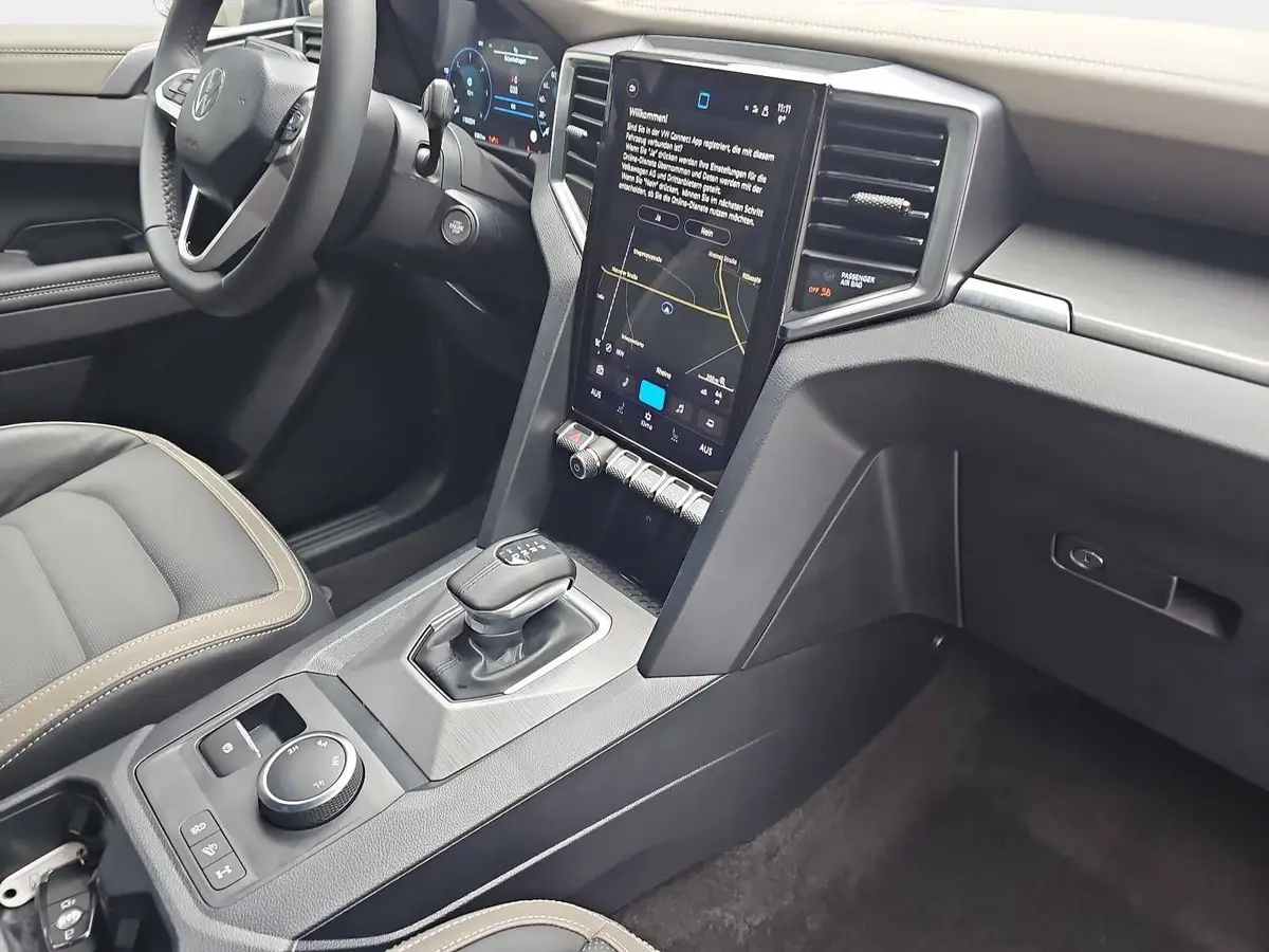 VW AMAROK 3.0 TDI AUTO. DOKA AVENTURA 4M NAVI LEDI AHK LM21