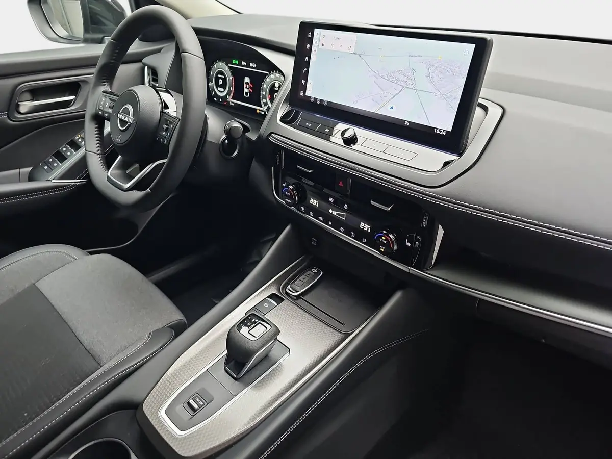NISSAN QASHQAI 1.3 DIG-T XTRONIC N-CONNECTA PANO WINTER