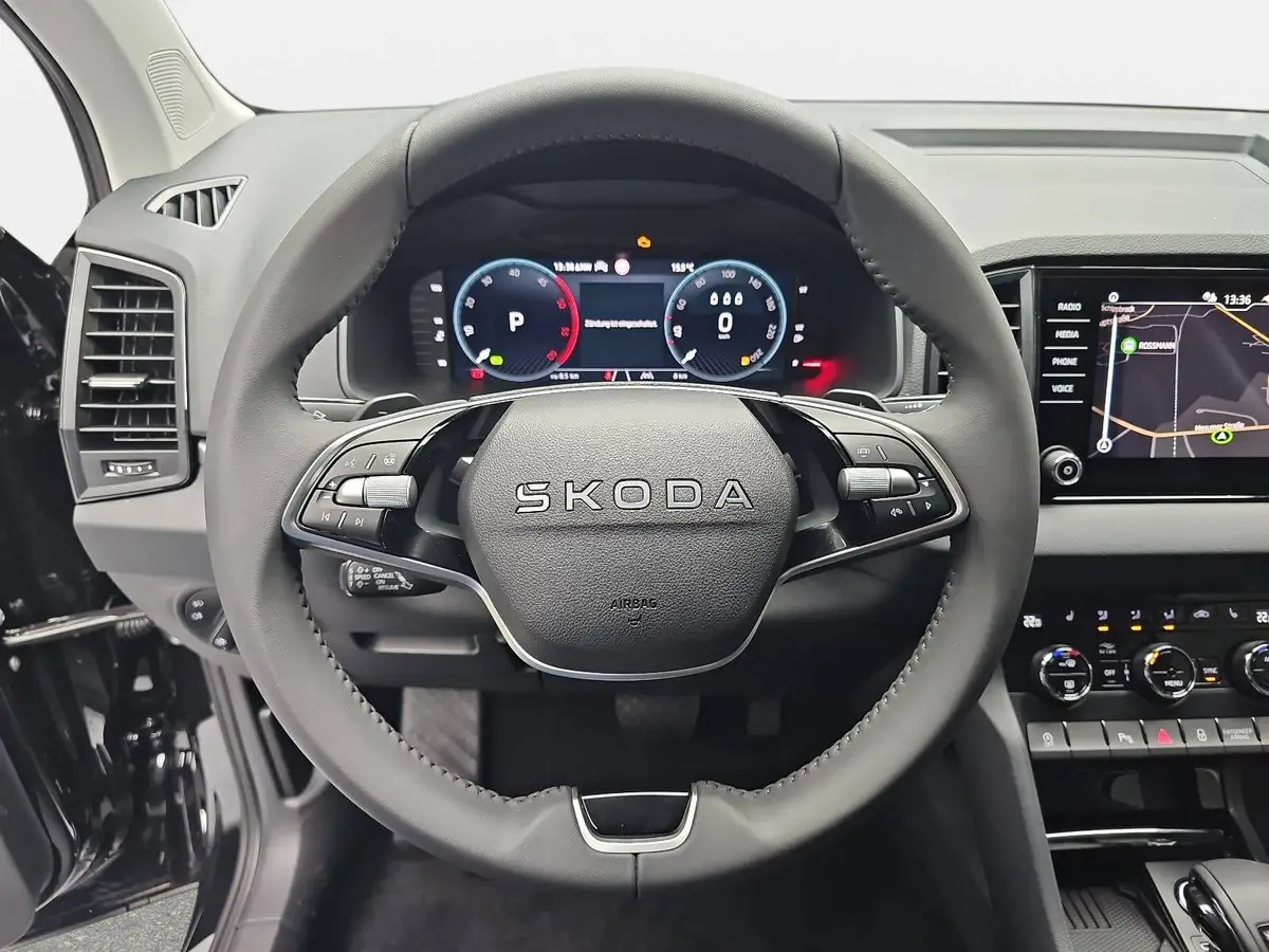 SKODA KAROQ 2.0 TDI DSG DRIVE NAVI LED AHK LM
