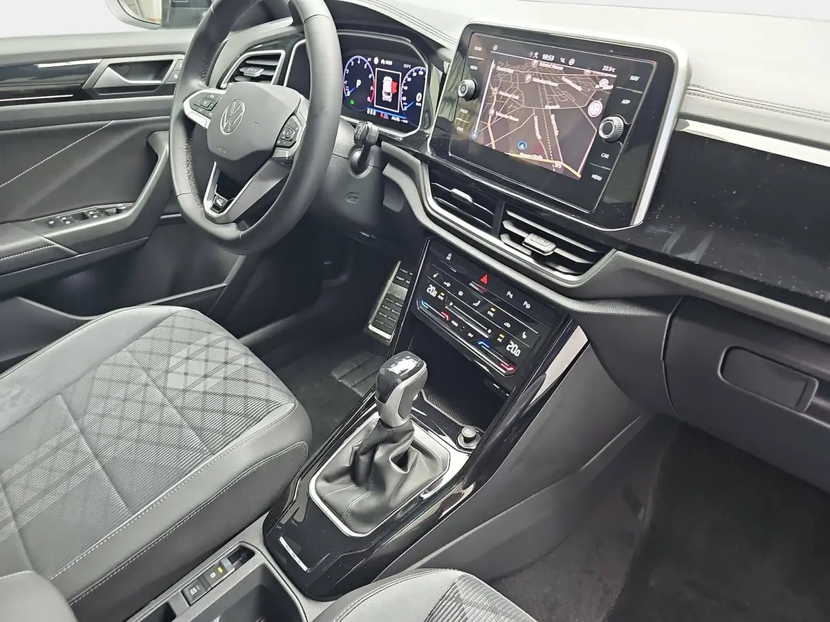 VW T-ROC 1.5 TSI DSG R-LINE NAVI LED 18