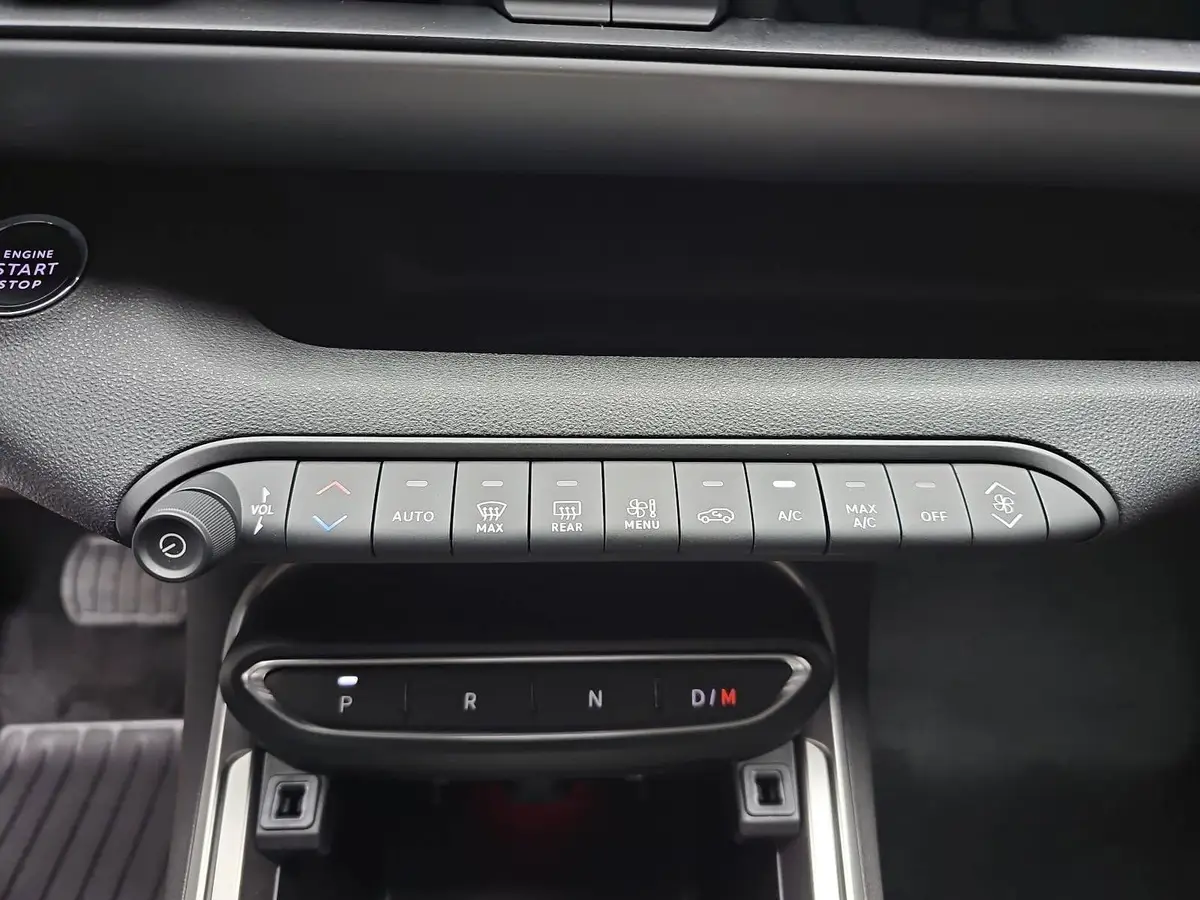 JEEP AVENGER 1.2 E-HYBRID T3 DCT SUMMIT MJ26 INFOTAINMENT UND KOMFORT-PAKET