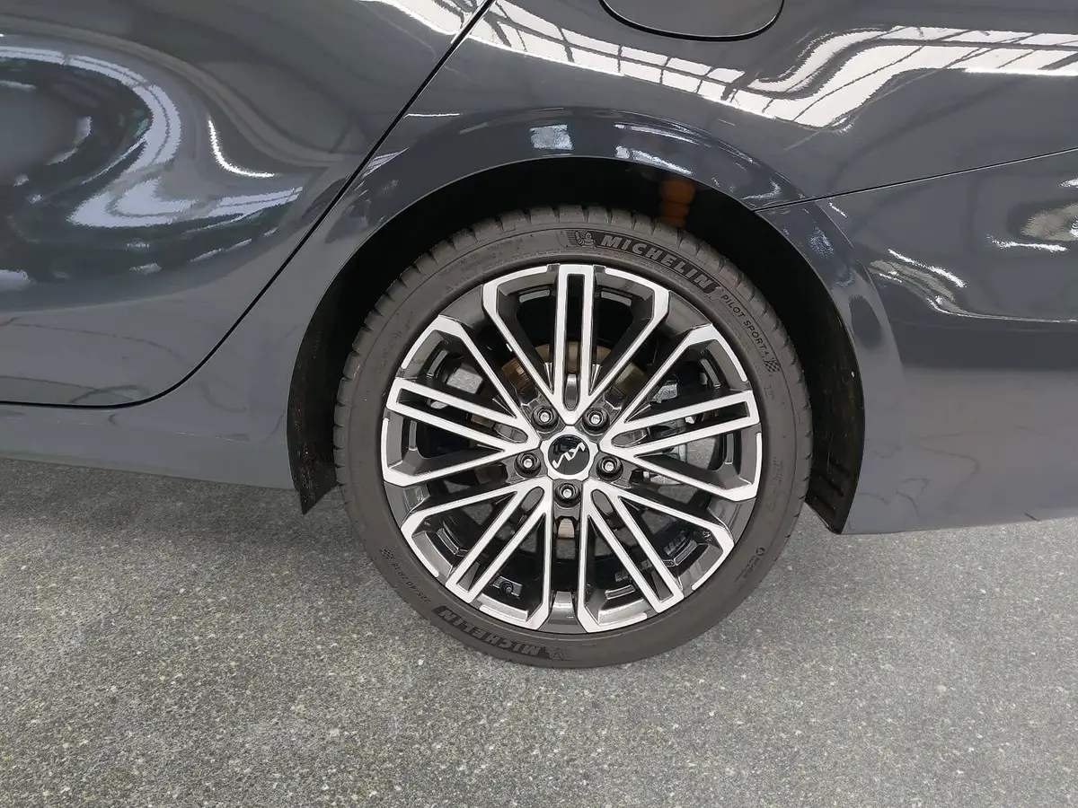 KIA CEED SW 1.5 T-GDI DCT7 GT-LINE TECHNOLOGIE PERFORMANCE