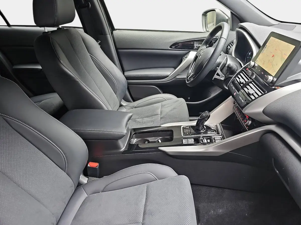 MITSUBISHI ECLIPSE CROSS 2.4 MIVEC PHEV CVT SELECT NAVI LED STANDH. 360° LM