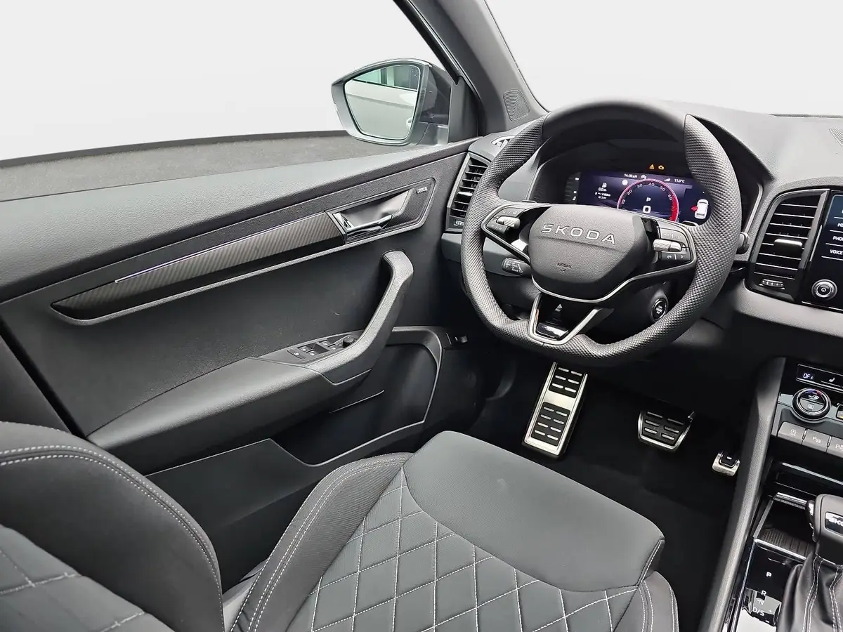 SKODA KAROQ 1.5 TSI DSG SPORTLINE NAVI LED-MATRIX PANO CANTON 