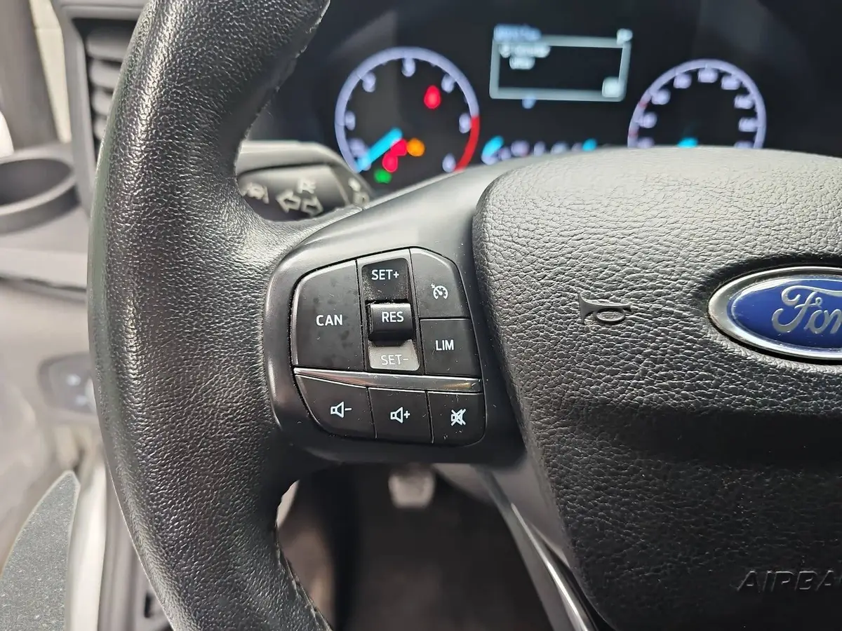 FORD TOURNEO CUSTOM KOMBI 2.0 TDCI KLIMA AUDIO 8-SITZE P-ASSIST KAMERA AHK 