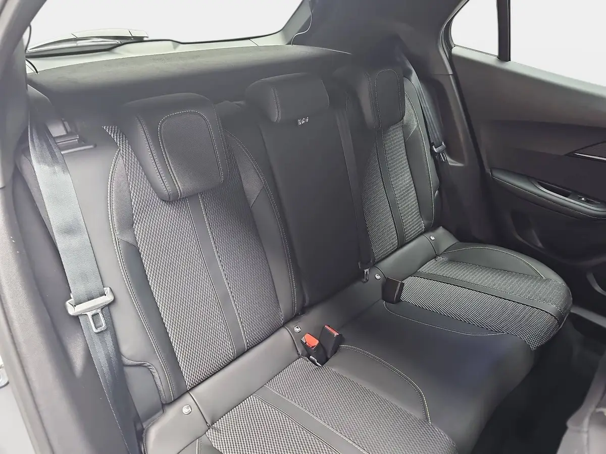 PEUGEOT 2008 1.2 HYBRID 145 E-DSC6 GT-LINE 2-WD LED KLIMAAUTO K