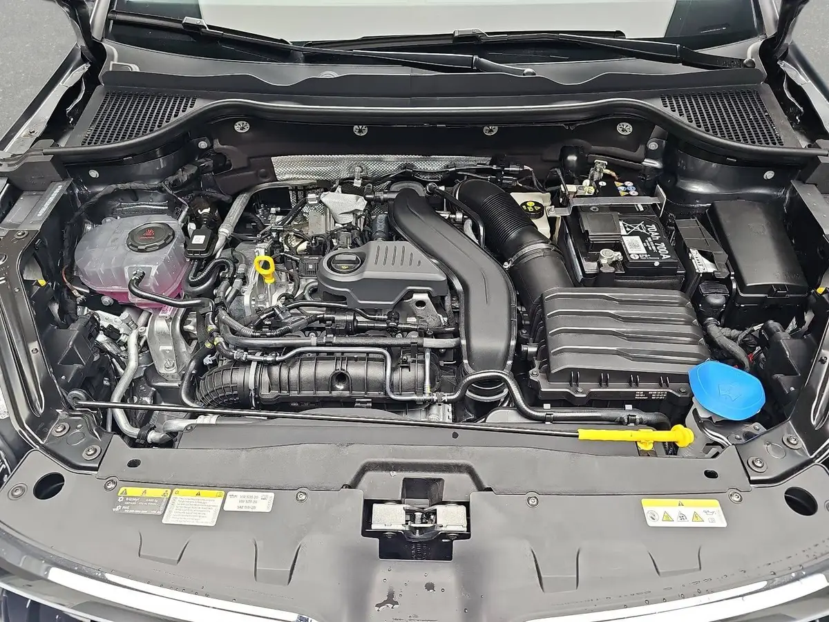 SKODA KAROQ 1.5 TSI DSG DRIVE NAVI LED AHK LM