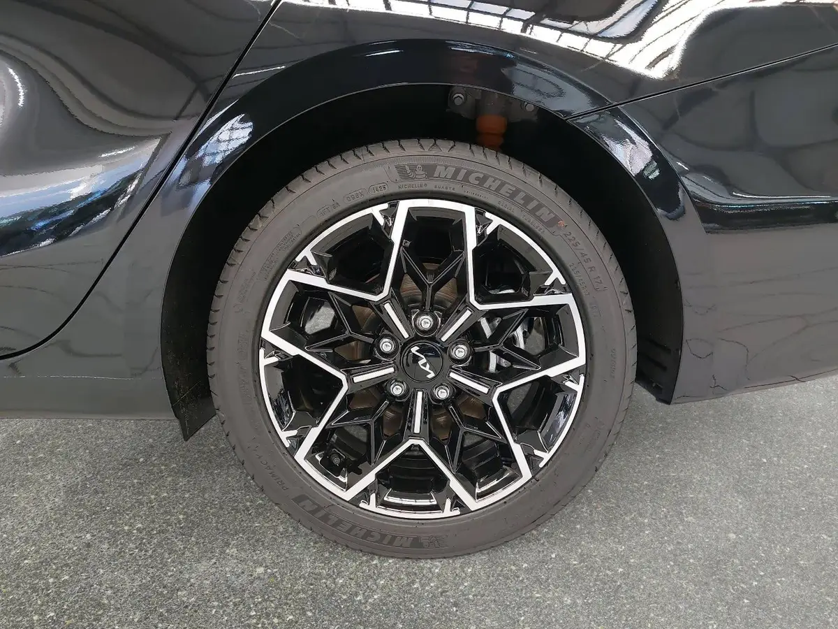 KIA CEED SW 1.5 T-GDI DCT7 GT-LINE