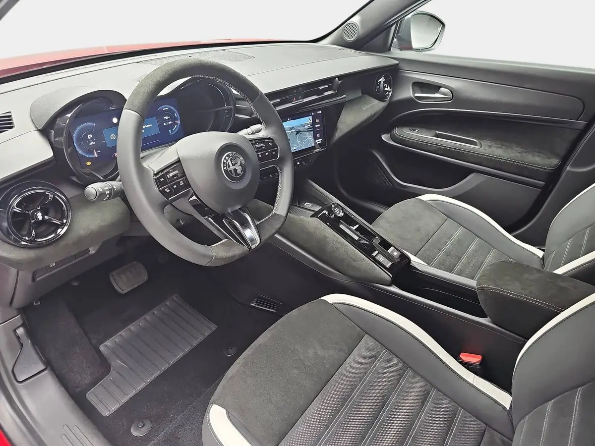 ALFA ROMEO JUNIOR ELETTRICA 54 KWH FÖRDERFÄHIG SPORT SPECIALE